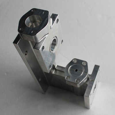 아노다이징 알루미늄 CNC 원형을 끝말림을 제거한 맞춘 정확성 CNC 성분