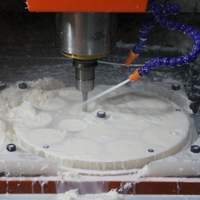 샌드블래스팅 표면가공도에 모래를 뿌리는 기계가공 CNC 플라스틱 부분을 분쇄하는 CNC